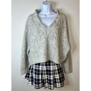 Women’s GUESS Oversized Gray VNeck Knit Sweater S/P